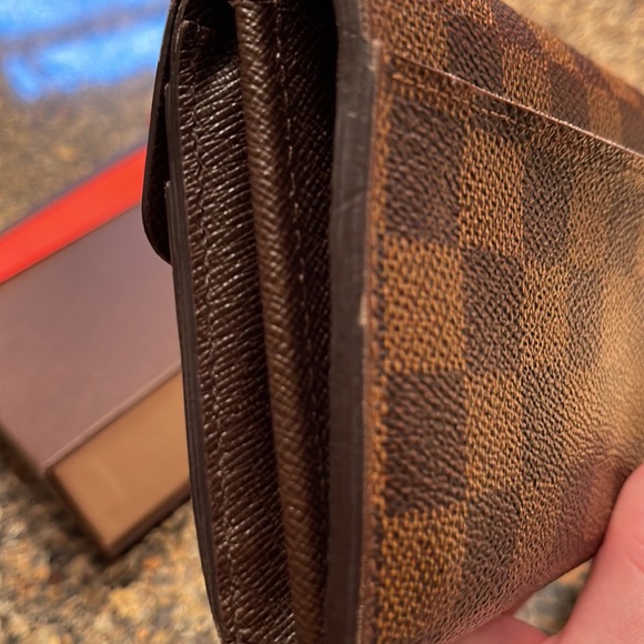 Louis Vuitton Sarah Wallet - Picture 7 of 13